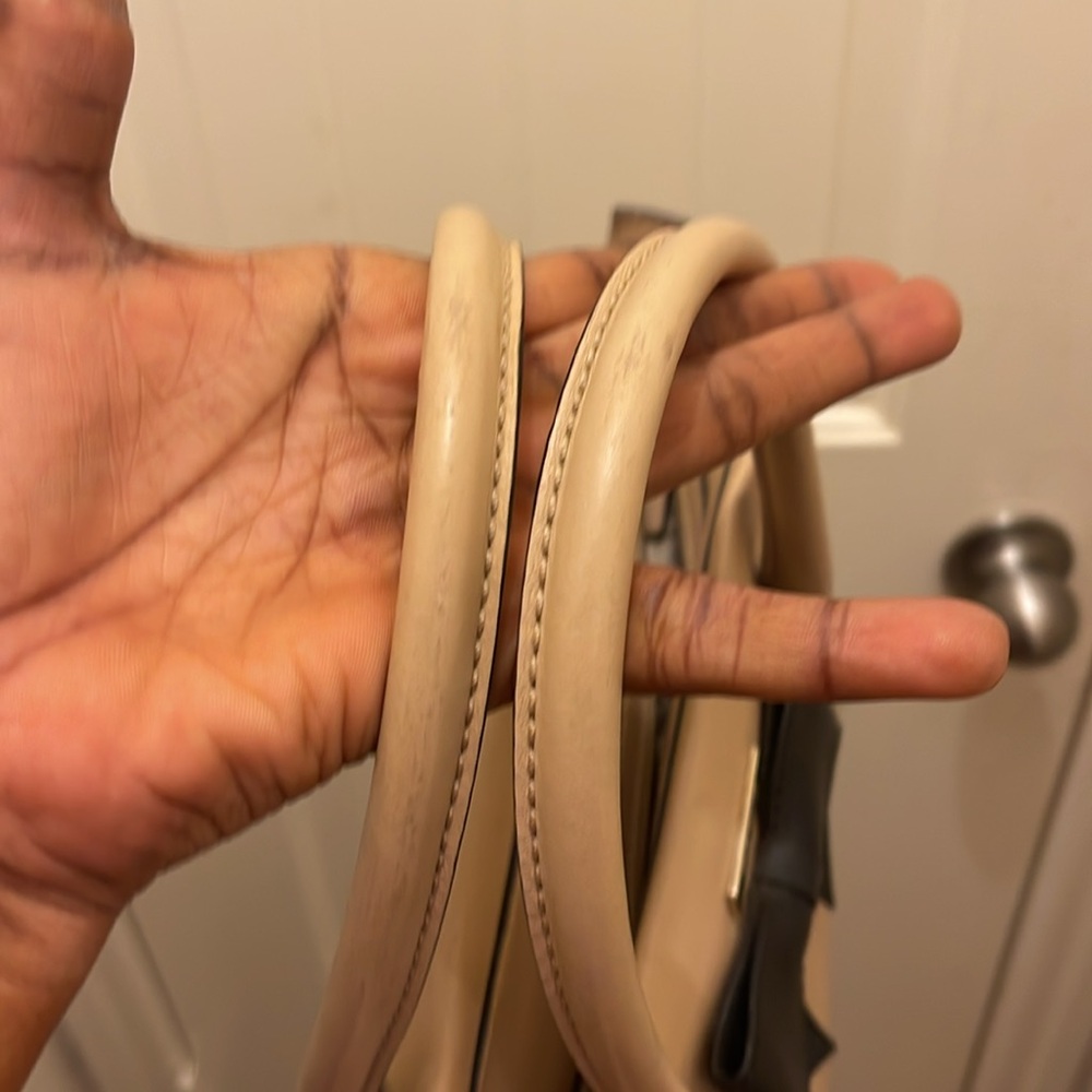 Kate Spade please check all picture of condition - Picture 17 of 17